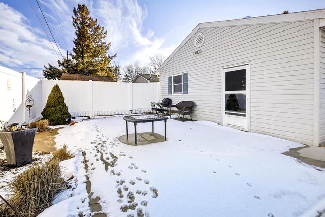 1128 E LAYTON AVENUE, Appleton, WI 54915