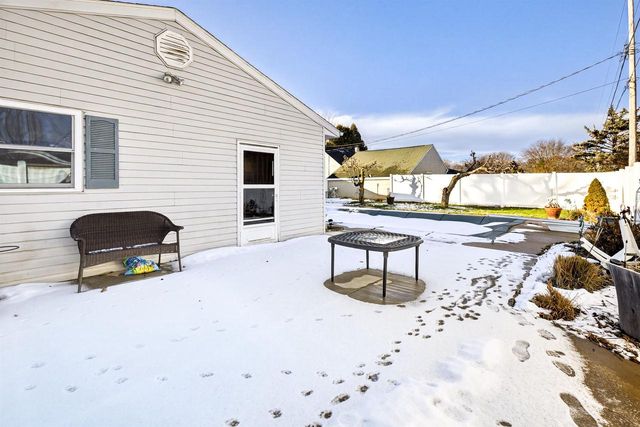 1128 E LAYTON AVENUE, Appleton, WI 54915