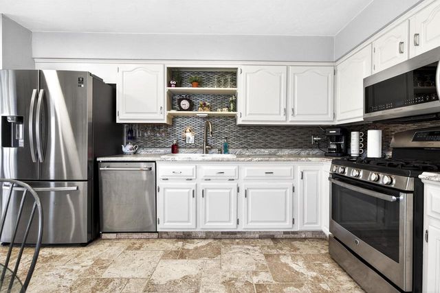 1128 E LAYTON AVENUE, Appleton, WI 54915