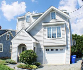 12 Middlefield Street, Groton, CT 06340