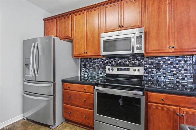 611 Queensbury LN, Williamsburg, VA 23185