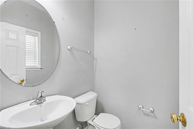 611 Queensbury LN, Williamsburg, VA 23185