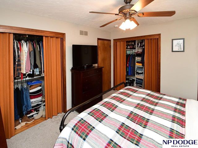 11454 Queens Drive, Omaha, NE 68164