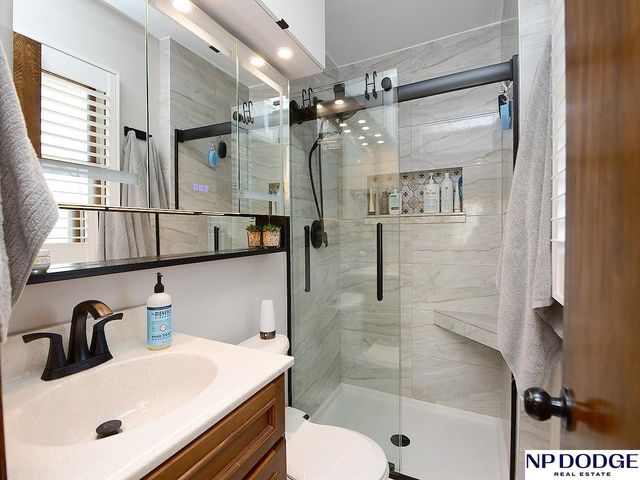 11454 Queens Drive, Omaha, NE 68164