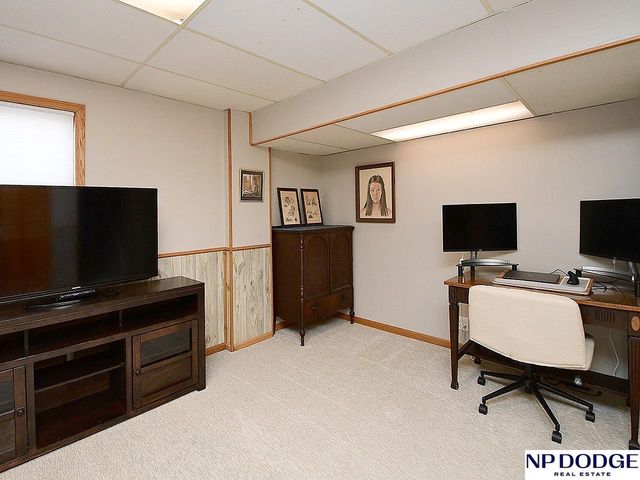 11454 Queens Drive, Omaha, NE 68164