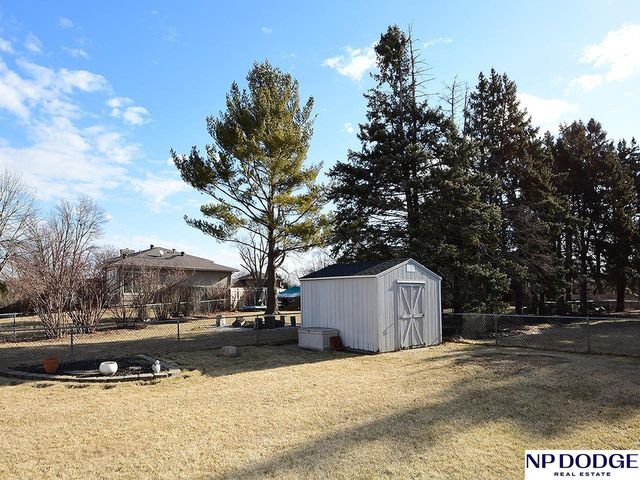 11454 Queens Drive, Omaha, NE 68164