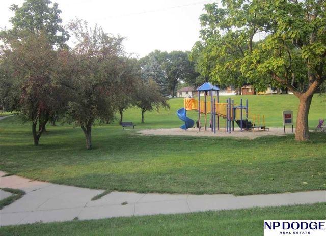 11454 Queens Drive, Omaha, NE 68164