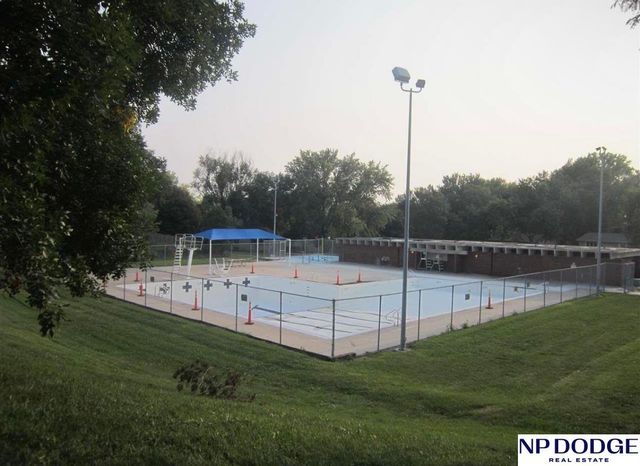 11454 Queens Drive, Omaha, NE 68164