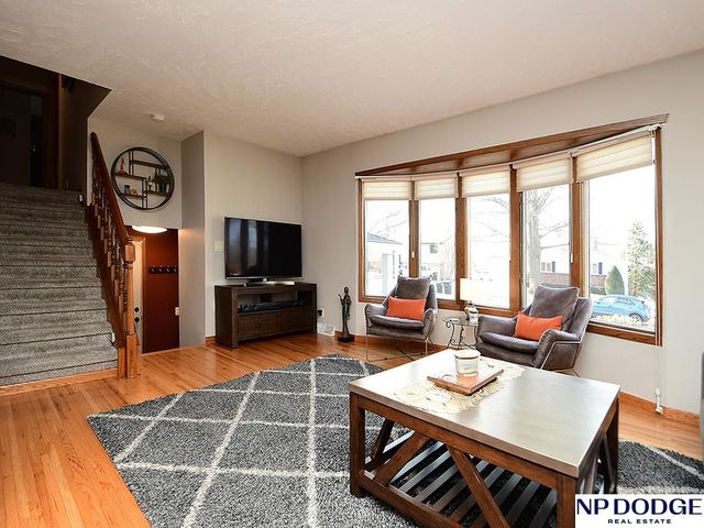 11454 Queens Drive, Omaha, NE 68164