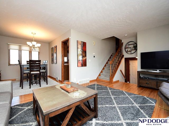 11454 Queens Drive, Omaha, NE 68164