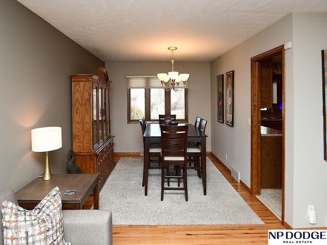 11454 Queens Drive, Omaha, NE 68164