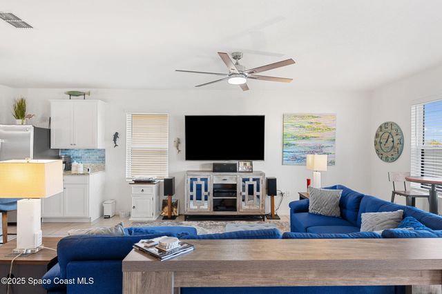 2083 Farmhouse Road SE, Palm Bay, FL 32909