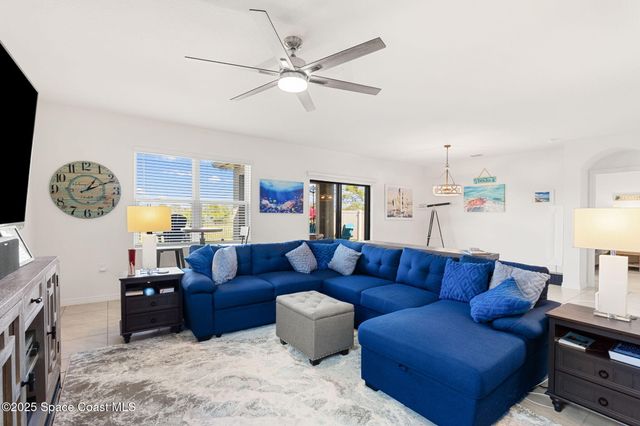 2083 Farmhouse Road SE, Palm Bay, FL 32909