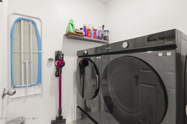 2083 Farmhouse Road SE, Palm Bay, FL 32909