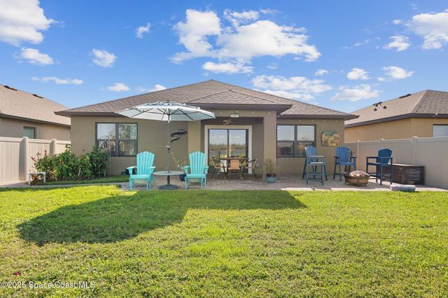 2083 Farmhouse Road SE, Palm Bay, FL 32909