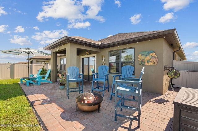 2083 Farmhouse Road SE, Palm Bay, FL 32909