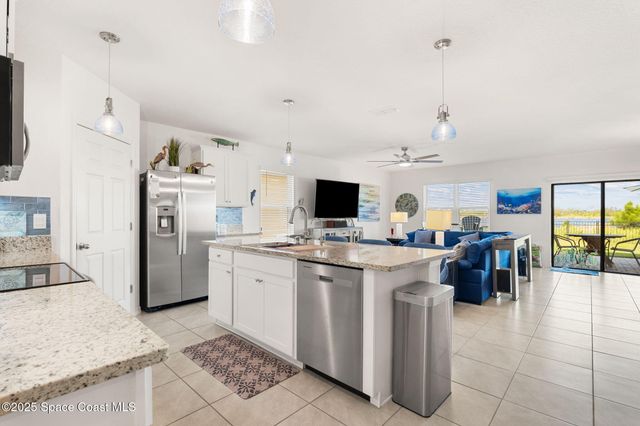 2083 Farmhouse Road SE, Palm Bay, FL 32909