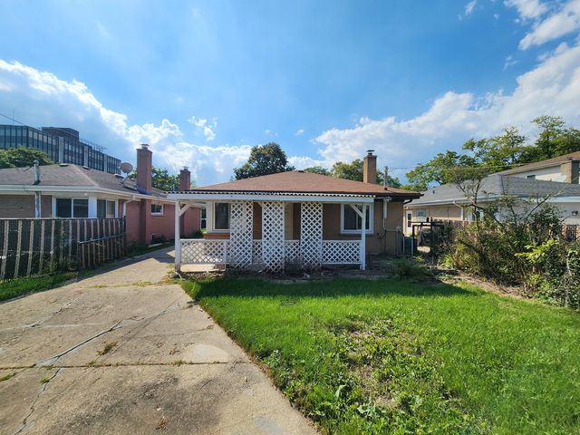 6221 N La Crosse Avenue, Chicago, IL 60646