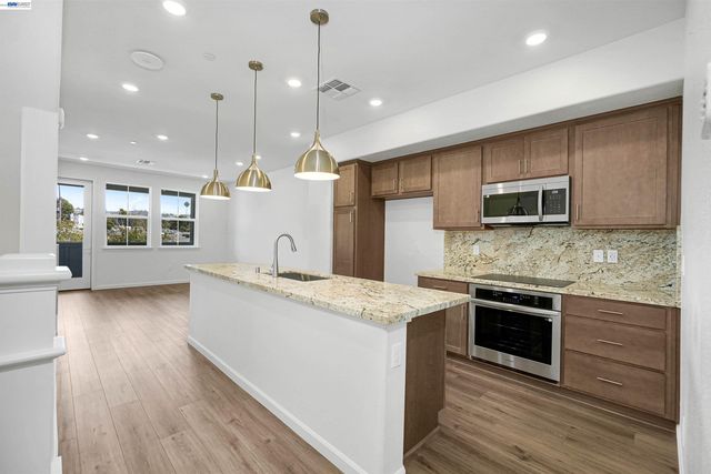 3832 Norbridge Ave, Castro Valley, CA 94546