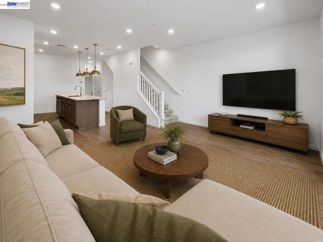 3832 Norbridge Ave, Castro Valley, CA 94546