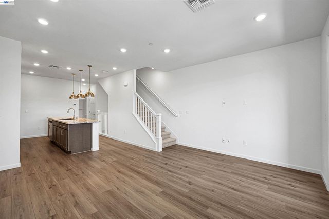 3832 Norbridge Ave, Castro Valley, CA 94546