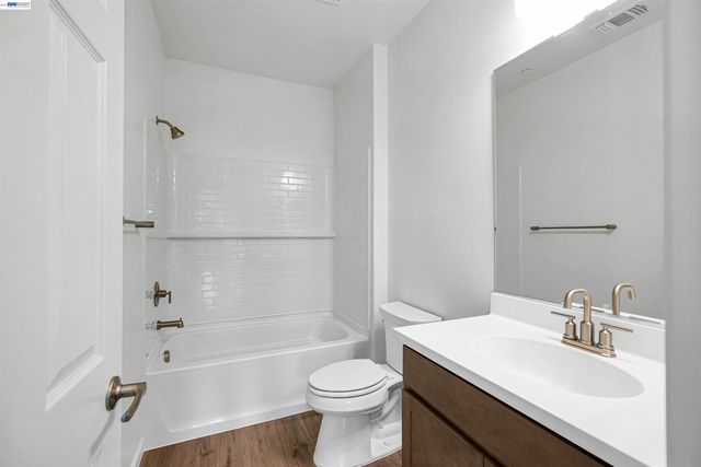 3832 Norbridge Ave, Castro Valley, CA 94546
