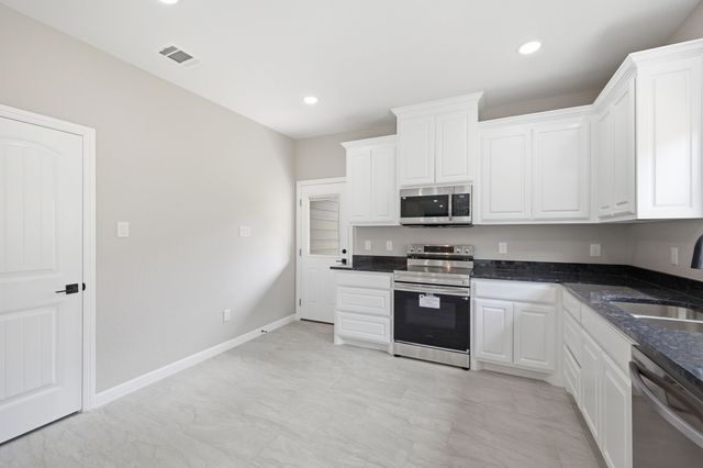 304 Evans Street, Cleburne, TX 76031