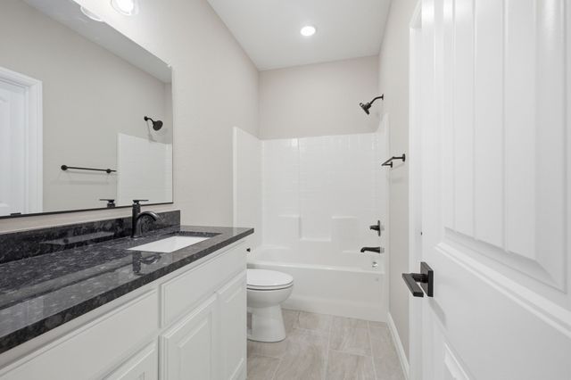 304 Evans Street, Cleburne, TX 76031