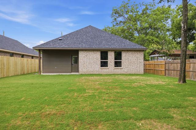 304 Evans Street, Cleburne, TX 76031