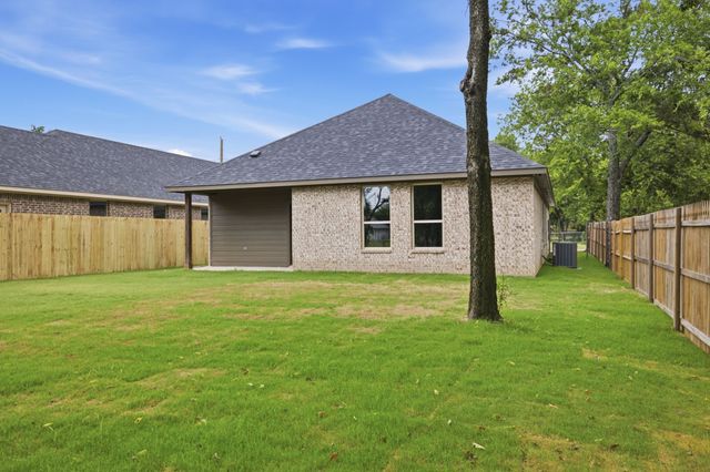 304 Evans Street, Cleburne, TX 76031