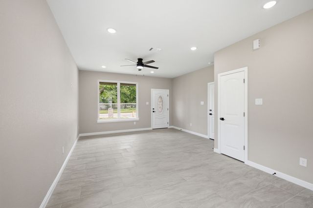 304 Evans Street, Cleburne, TX 76031