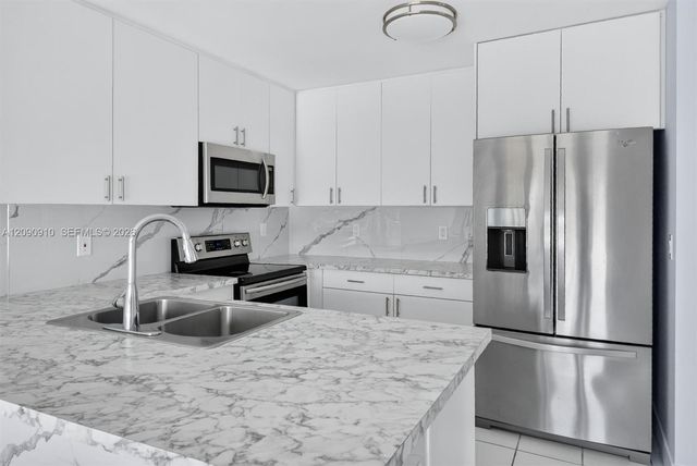 17172 SW 139th Place, Miami, FL 33177