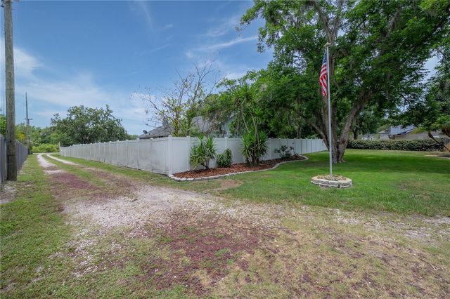 608 SUNSET LANE, Lutz, FL 33549
