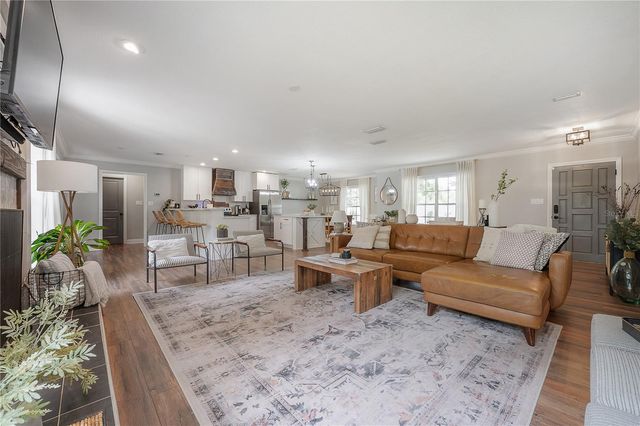 608 SUNSET LANE, Lutz, FL 33549