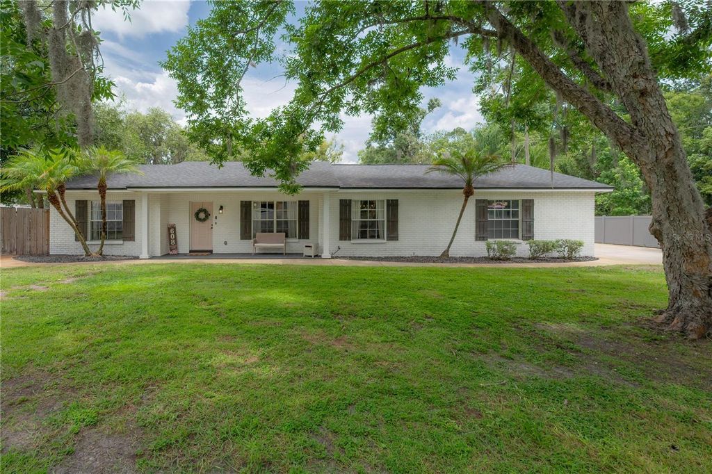 608 SUNSET LANE, Lutz, FL 33549