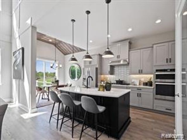 7635 Larchwood Drive, West Bloomfield, MI 48322