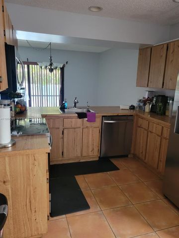 9787 Riverside Dr 62-4, Coral Springs, FL 33071