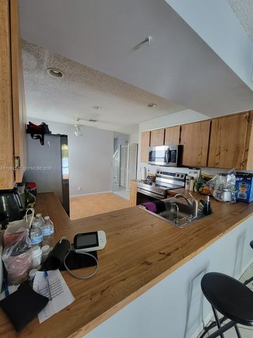 9787 Riverside Dr 62-4, Coral Springs, FL 33071