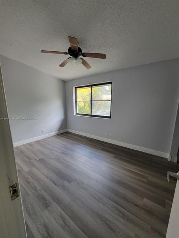 9787 Riverside Dr 62-4, Coral Springs, FL 33071