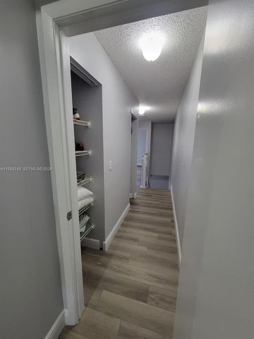 9787 Riverside Dr 62-4, Coral Springs, FL 33071