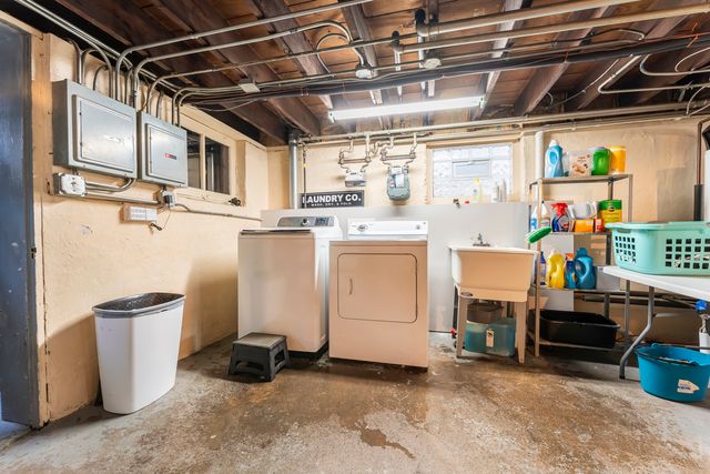 5450 W Drummond Place, Chicago, IL 60639