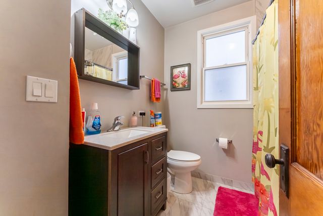 5450 W Drummond Place, Chicago, IL 60639