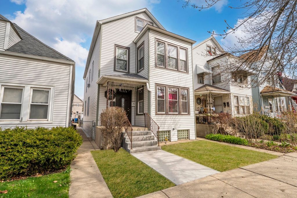 5450 W Drummond Place, Chicago, IL 60639