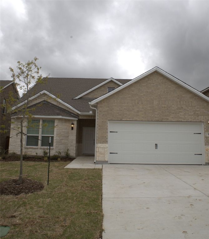 220 Kaplan Avenue, Red Oak, TX 75154