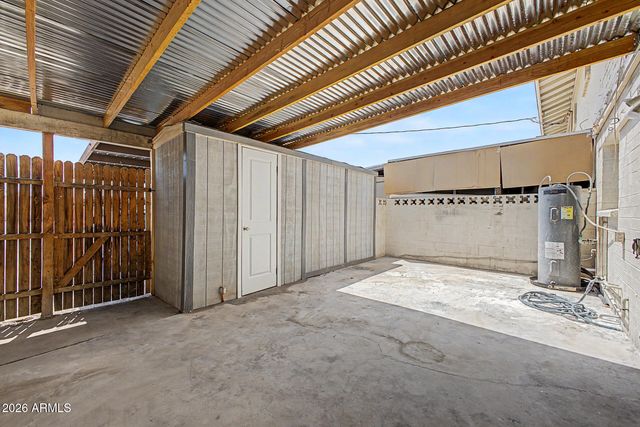 6552 N 43rd Avenue, Glendale, AZ 85301