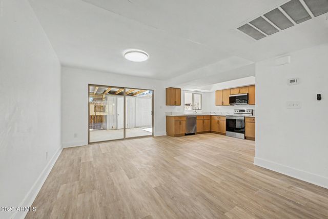 6552 N 43rd Avenue, Glendale, AZ 85301