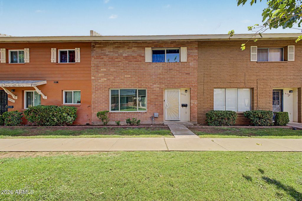 6552 N 43rd Avenue, Glendale, AZ 85301