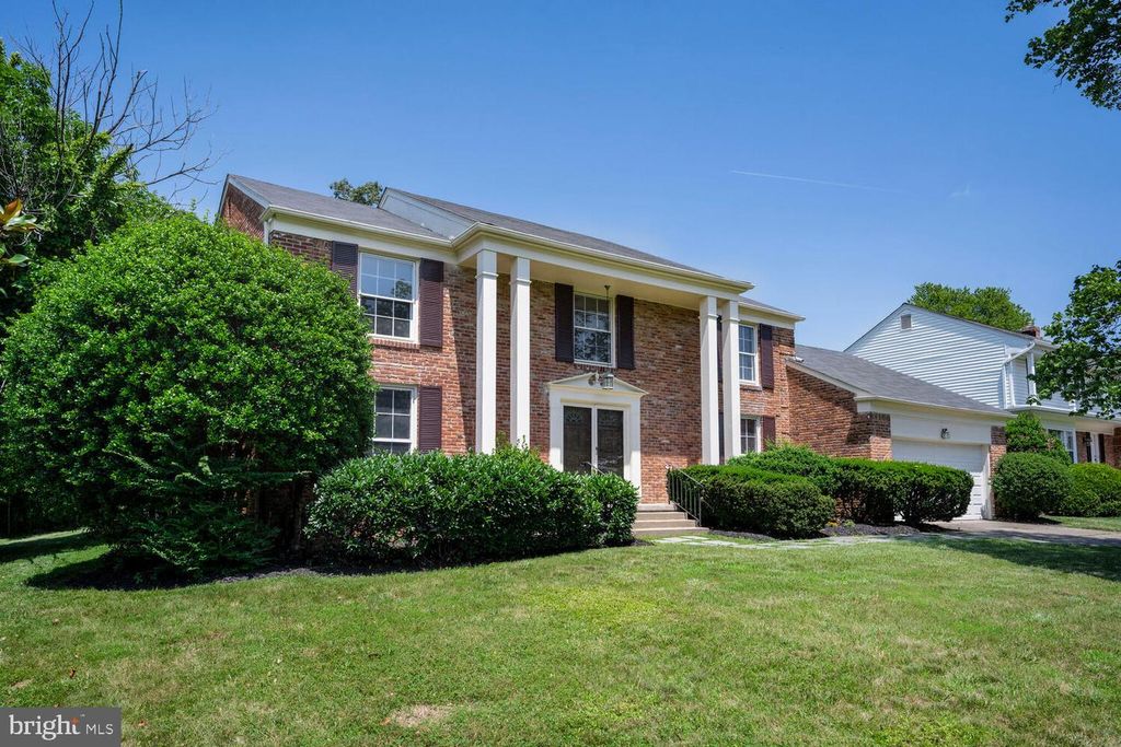 11124 HUNT CLUB DR, Potomac, MD 20854