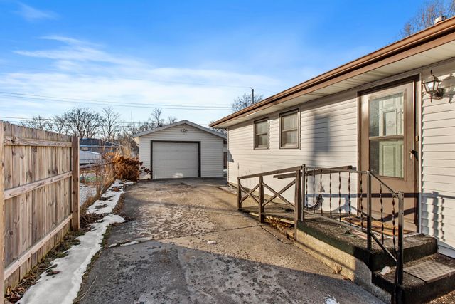 1614 Vine Court, Hobart, IN 46342