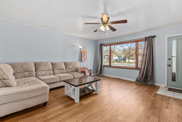 1614 Vine Court, Hobart, IN 46342